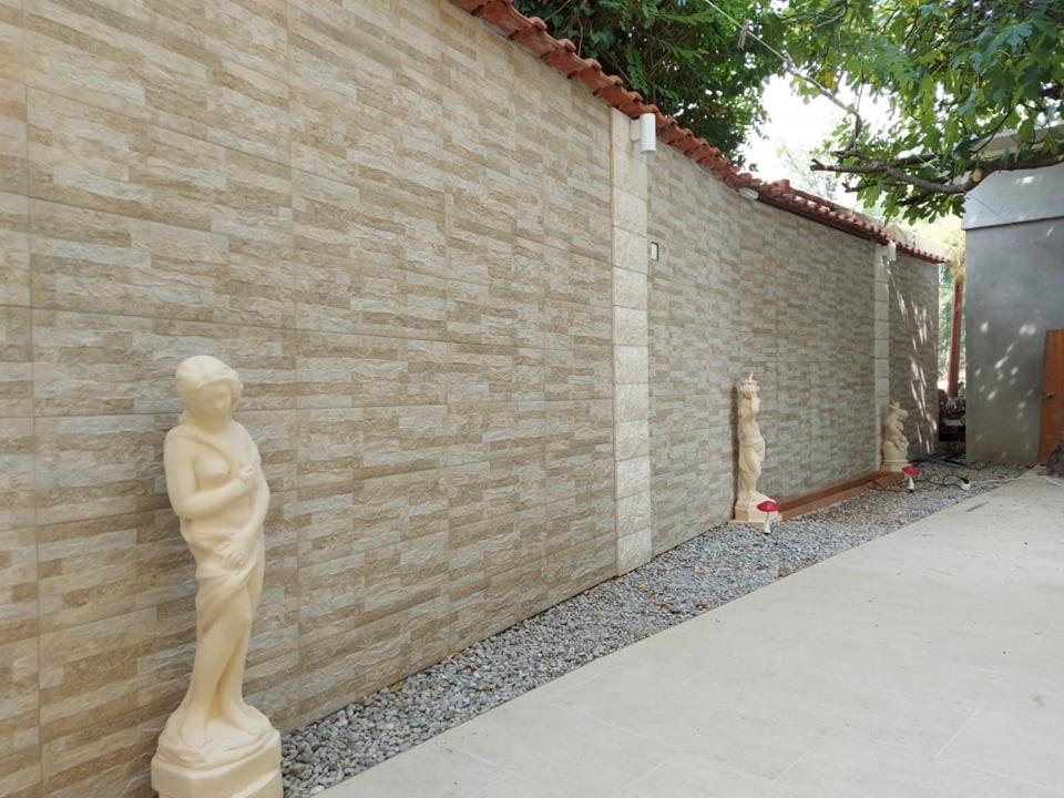 Guest House Ivana إيغالو المظهر الخارجي الصورة